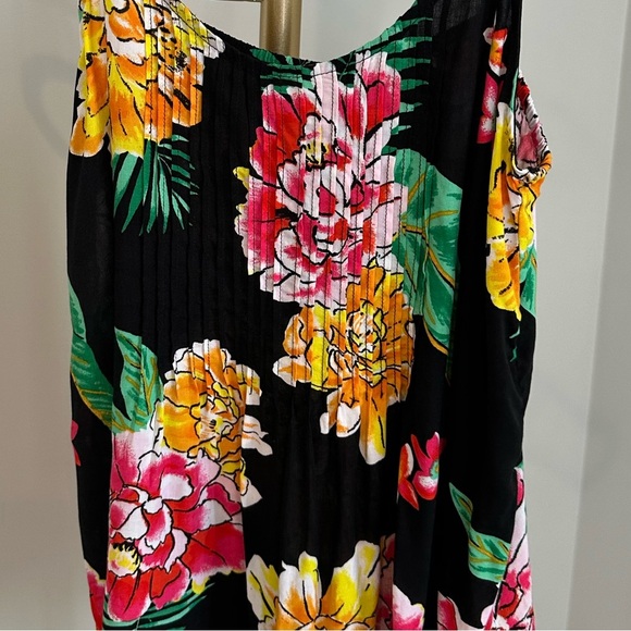 ❤️ Old Navy Floral Print Strappy Tank/Camisoles  Medium NWOT - Picture 5 of 7